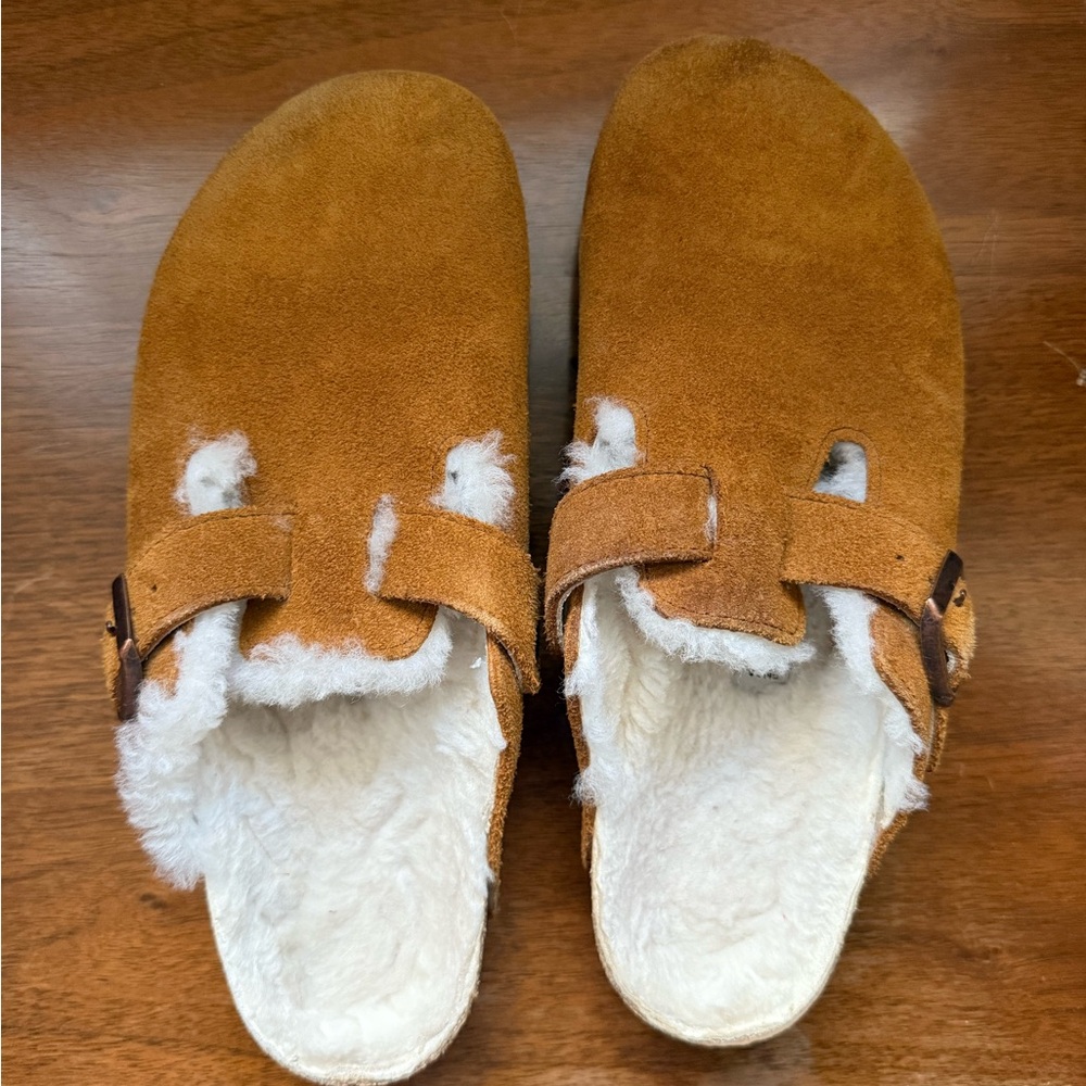 Birkenstock Suede Shearling Lined Clogs in Tan
